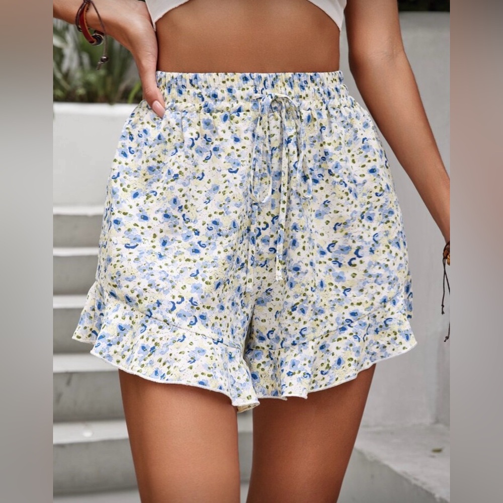SHEIN | Floral Print Ruffle Hem Shorts